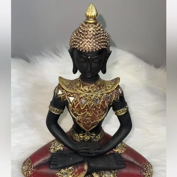 Gold and Red Buddha Statue - Picture 4 of 5
